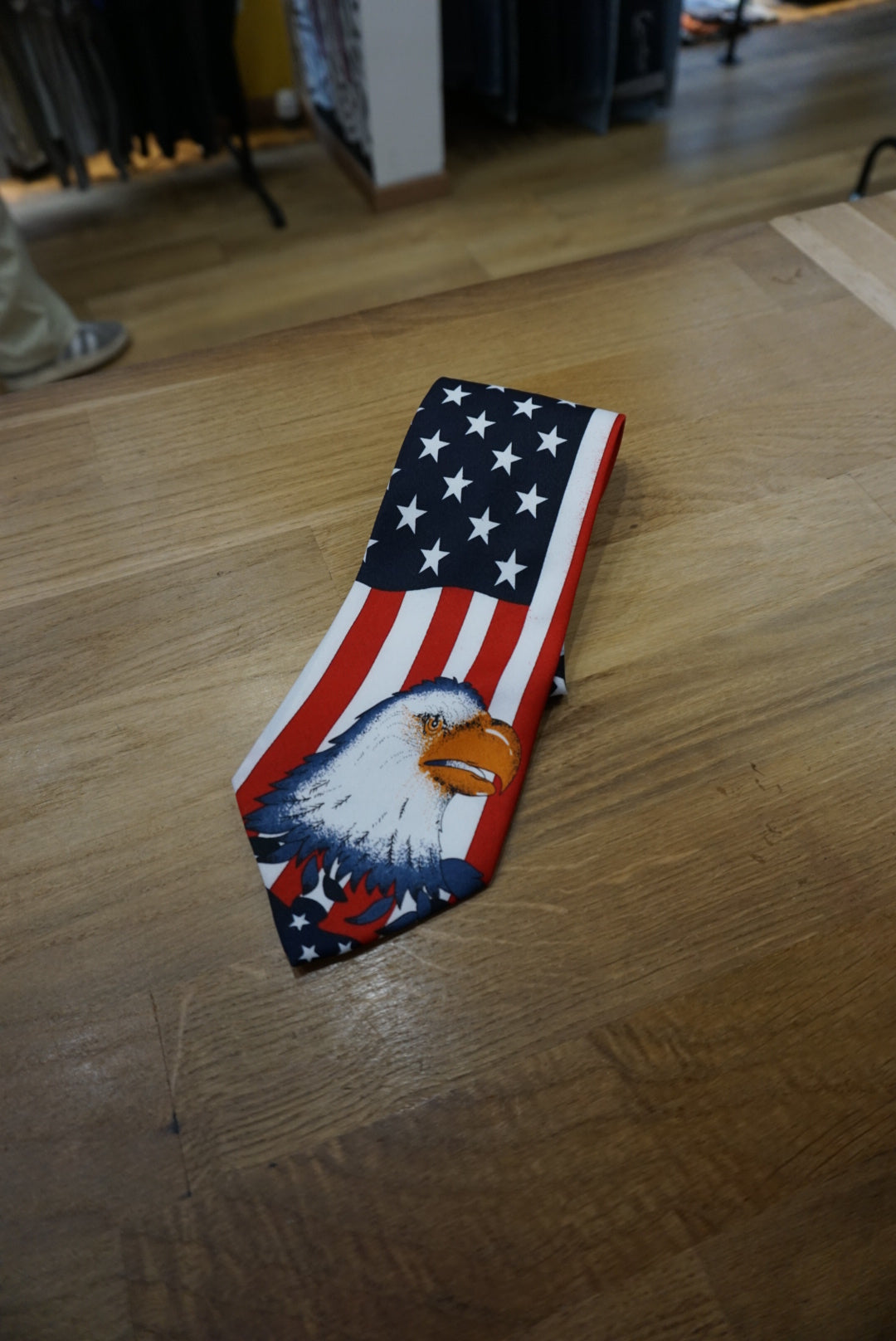 CRAVATTA VINTAGE CON BANDIERA AMERICANA E AQUILA